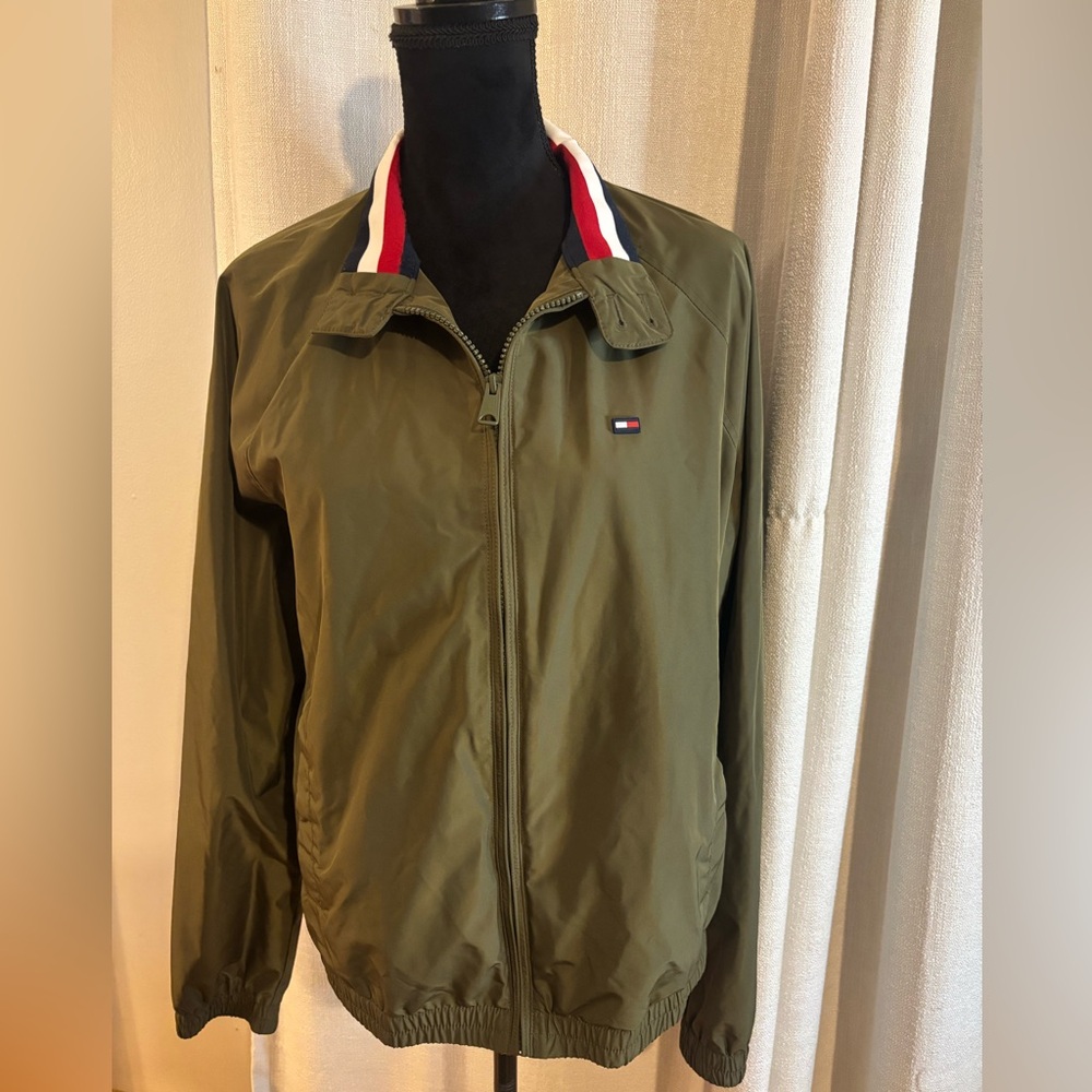 Tommy Hilfiger men's olive green lightweight bomber jacket
